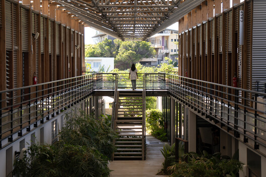 Health Sciences Faculty – University of La Réunion  / TT Architecture