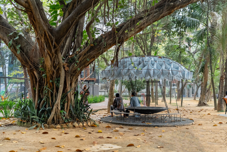 Unbearable Lightness of Being Installation / Saiqa Iqbal Meghna and Suvro Sovon Chowdhury - Exterior Photography, Temporary Installations